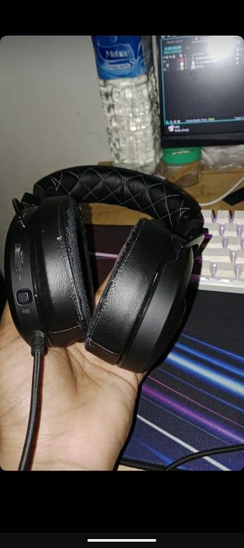 Corsair HS60 pro Surround 4