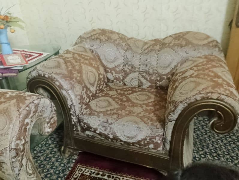 sofa set in good condition 2