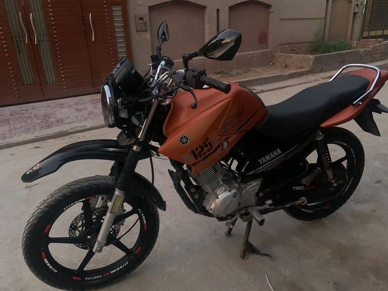 YBR 125 G 7