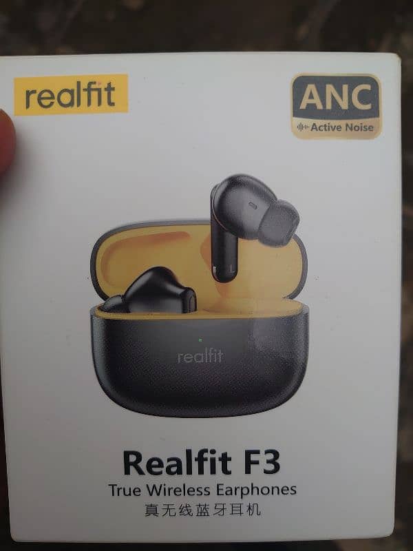 Realfit 3 ANC Airbuds 0