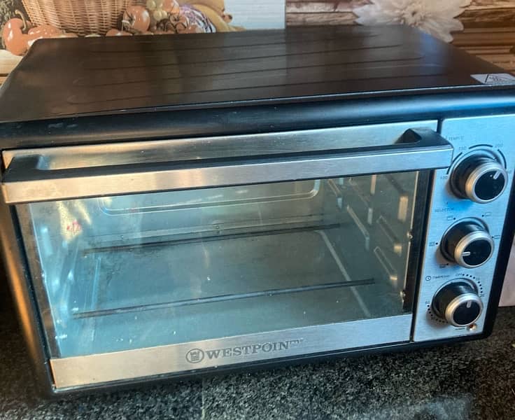 WestPoint Microwave in Excellent Condition 0