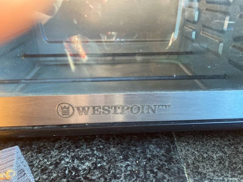 WestPoint Microwave in Excellent Condition 1