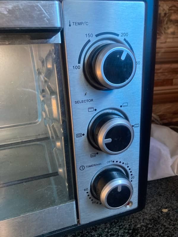 WestPoint Microwave in Excellent Condition 2