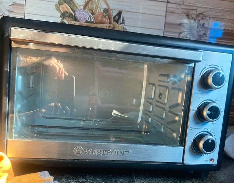 WestPoint Microwave in Excellent Condition 5