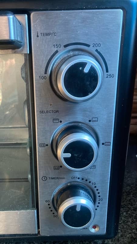 WestPoint Microwave in Excellent Condition 8