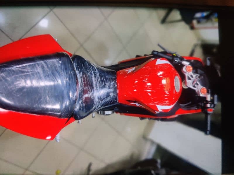 Dukati 400cc GD Adeshion 4