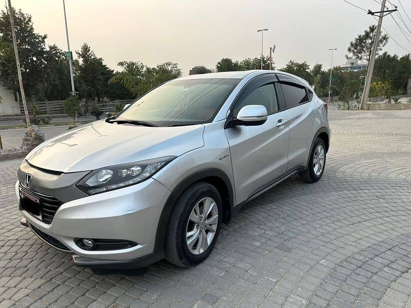 Honda Vezel 2014 XL best condition clean car 1