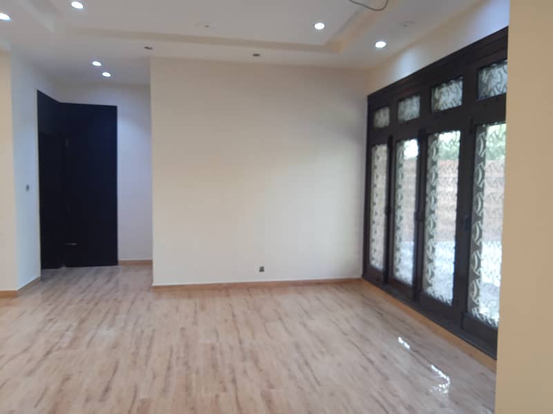 CANTT,COMMERCIAL BUILDING FOR RENT GULBERG MODEL TOWN GARDEN TOWN SHADMAN GOR UPPER MALL LAHORE 6