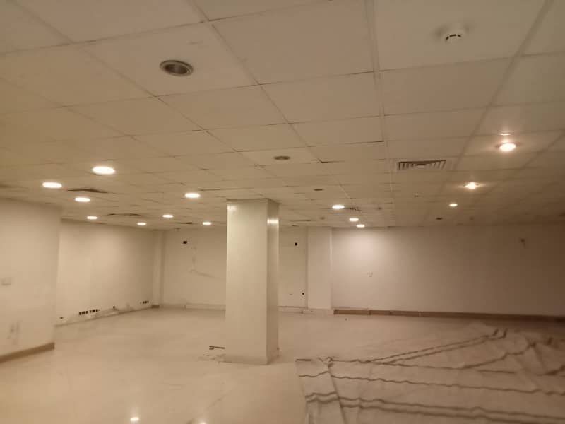 CANTT,15000 SQ. FT OFFICE FOR RENT MAIN BOULEVARD GULBERG JAIL ROAD GARDEN TOWN LAHORE 2