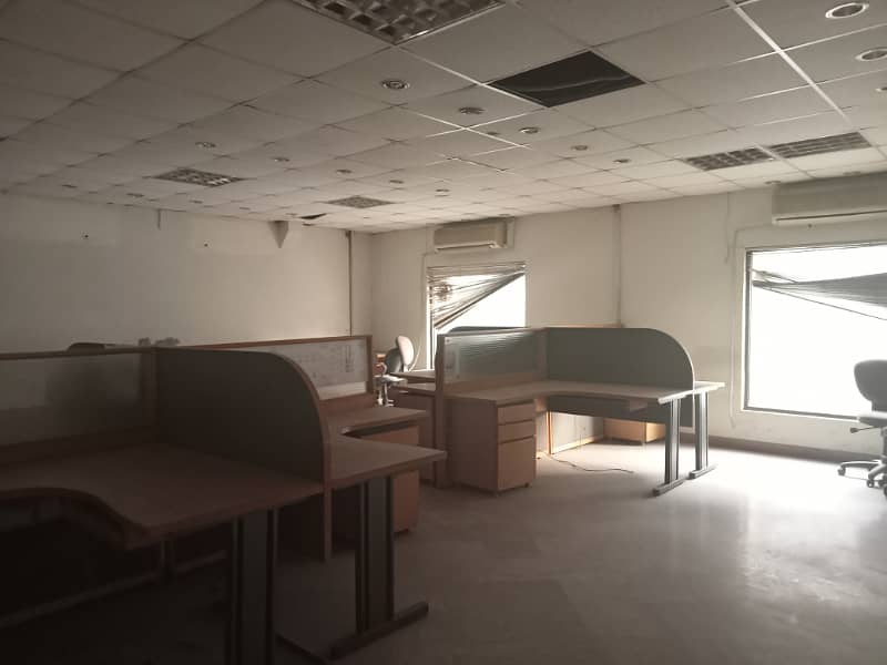 CANTT,15000 SQ. FT OFFICE FOR RENT MAIN BOULEVARD GULBERG JAIL ROAD GARDEN TOWN LAHORE 13