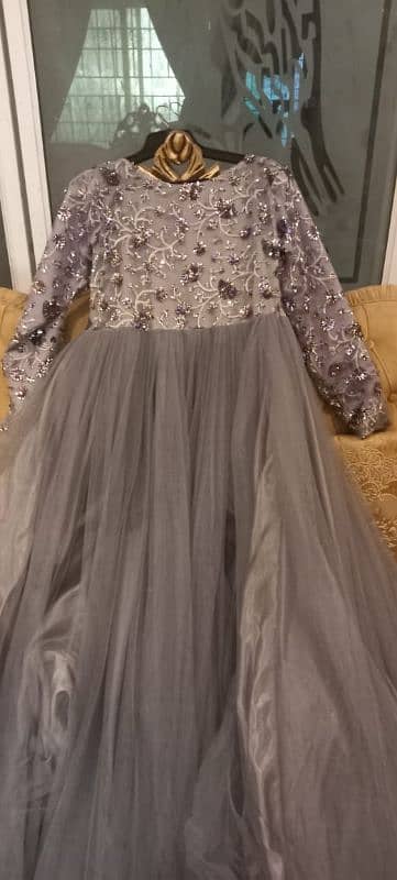 In good condition  10000 pr frock 4