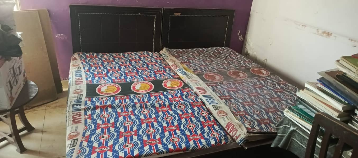 Single Bed with mattress 2 nos 0