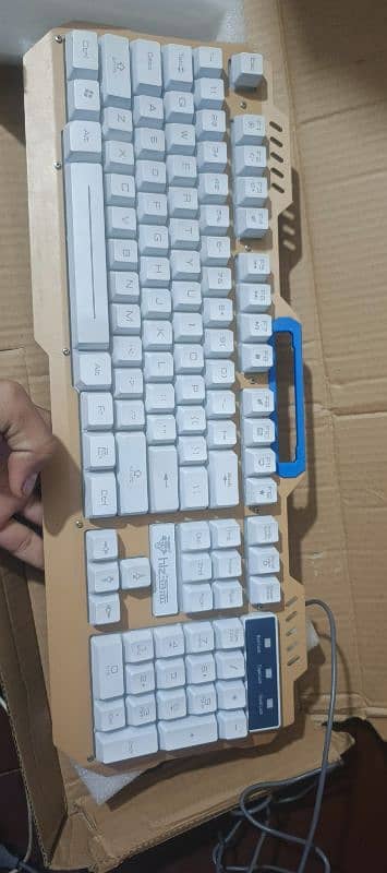 Gaming Keyboard AK98 4