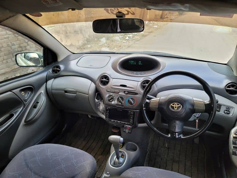 Toyota Vitz 2001 1000cc 6