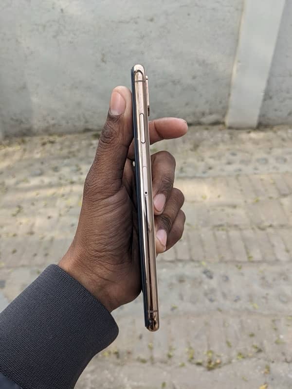 iphone xs max pta approved 7