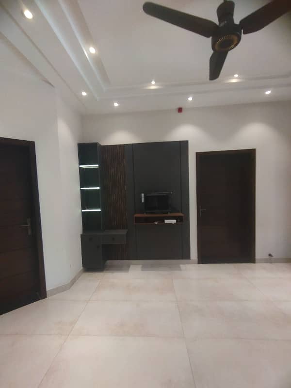 1 Kanal Brand New First Floor Available For Rent Near All Facilities 3