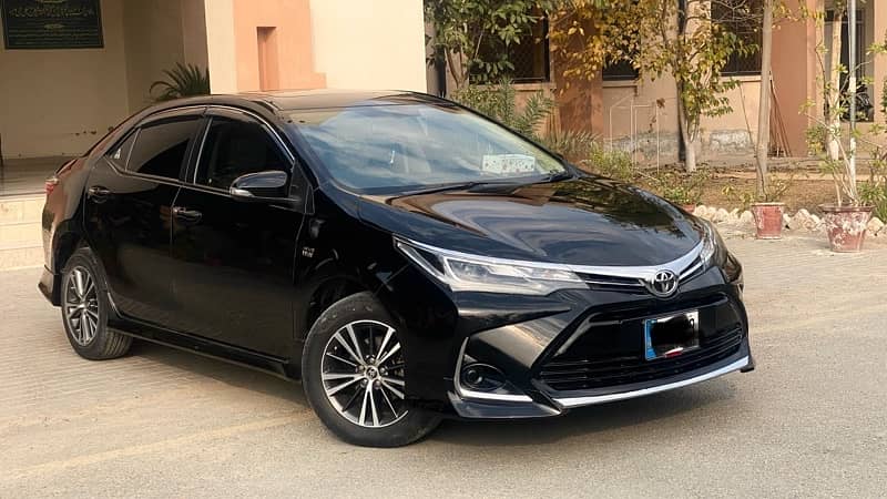 Toyota Corolla Altis 1.6X Special Edition 2022-23 0