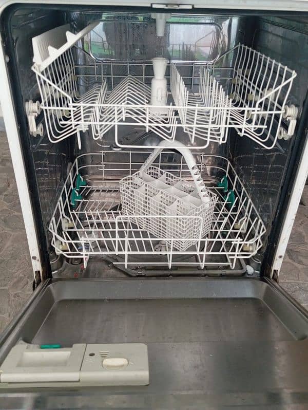 zanussi dish washer 1