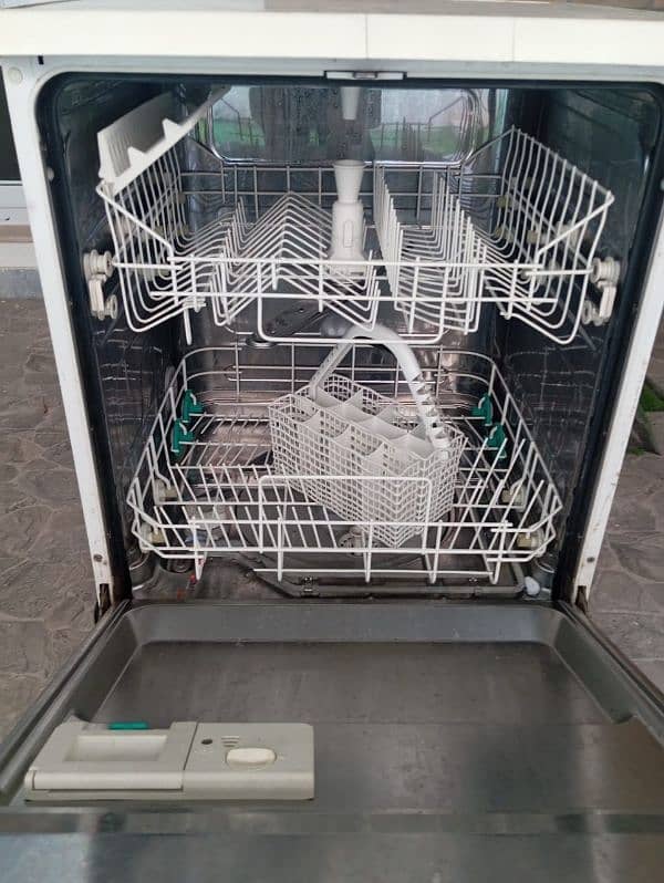 zanussi dish washer 2