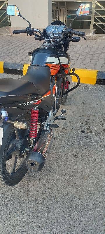 Honda  CB 150F ( Model 22/23 ) good condition 3