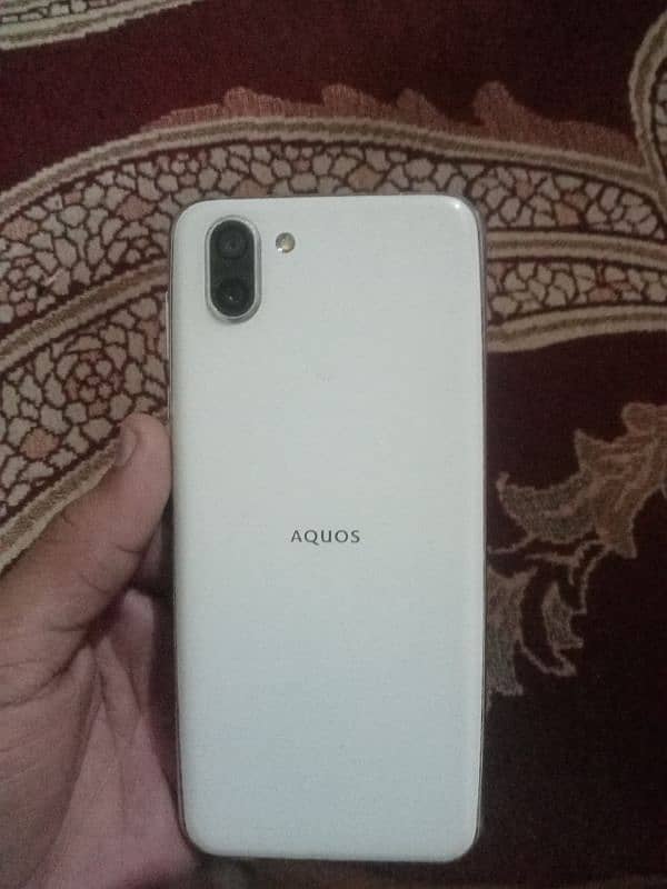 aquos R2 3