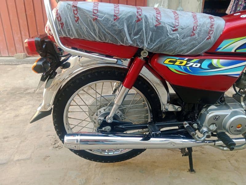 Honda CD 70 motorcycle for sale model 2024 03456561380//03057210160 3