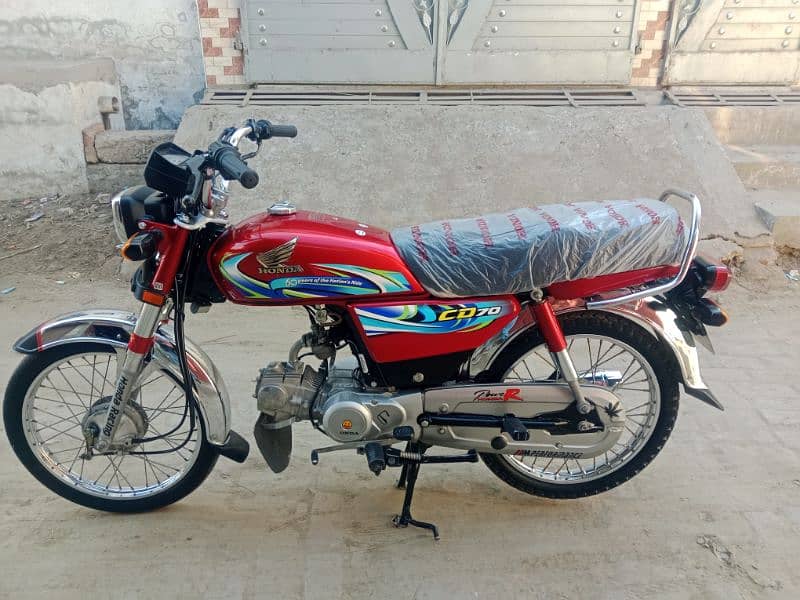 Honda CD 70 motorcycle for sale model 2024 03456561380//03057210160 15