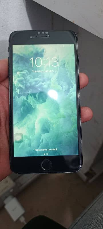 I phone 7 plus pta approved 128 gb new batery 100 percent 4