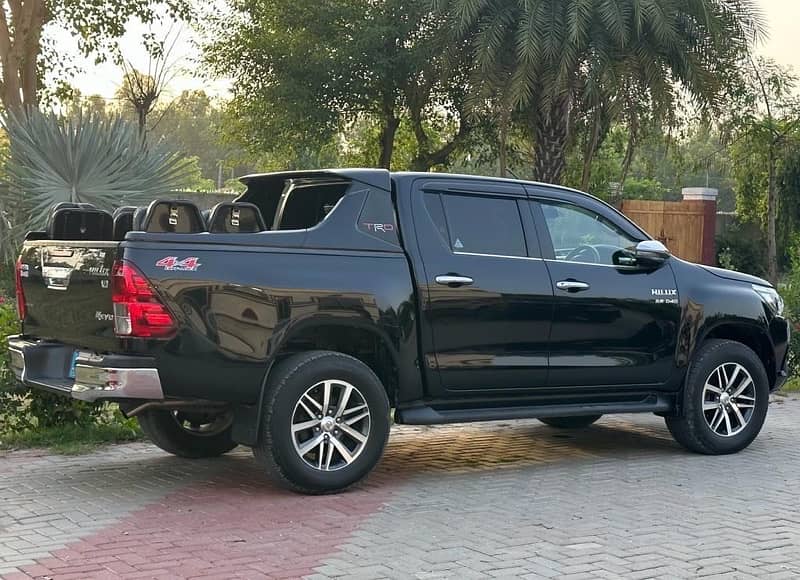 VIP Protocol Guard's, Rolls Royce, V8, Prado Audi Revo, rent Islamabad 3