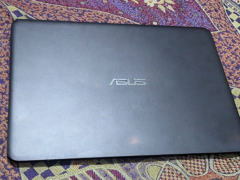 Asus ZenBook ux305fa 8gb ram 6