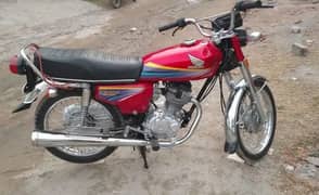 Honda 125 Motorcycle For Sale. CALL me_03425820107