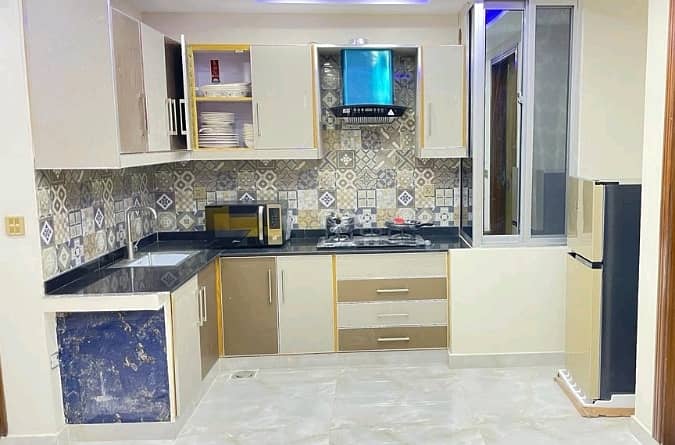 360 Square Feet Flat For rent Available In Bahria Town 3