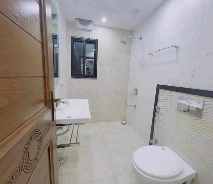 360 Square Feet Flat For rent Available In Bahria Town 4