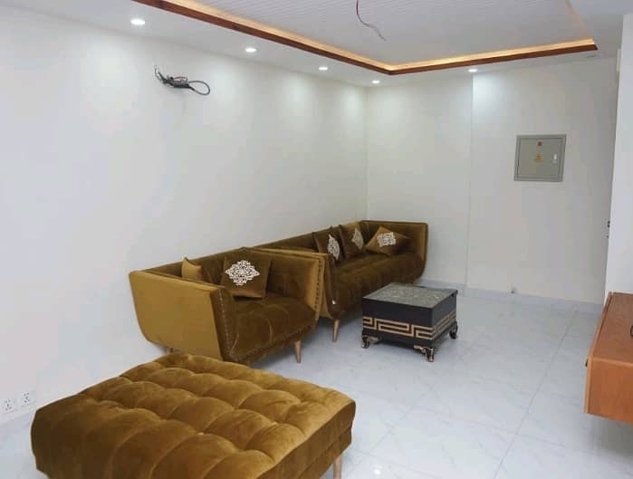 Unoccupied Flat Of 500 Square Feet Is Available For rent In Bahria Town 8