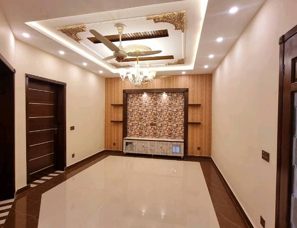 A 3 Marla House In Lahore Is On The Market For sale 2