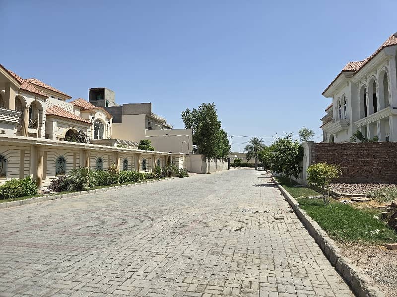 10 Marla Corner House Gray Structure For Sale Opposite  Etihad Garden  Rahim Yar Khan 3