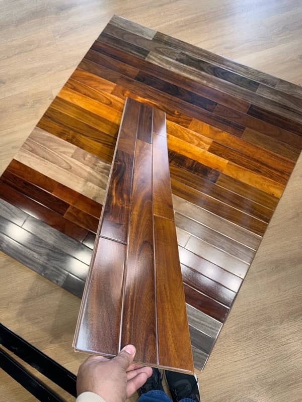 HDF Wooden Floors, Spc Flooring, Carpet Tile Flooring, Solid Wood. 1