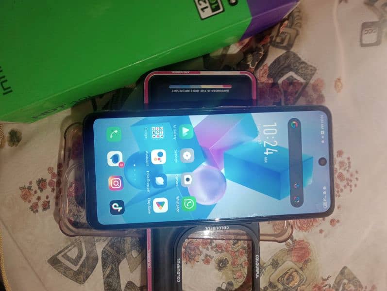 Infinix hot 40i full box Lunch condition 10/10 8+8=16Gb 128Gb ! urgent 7