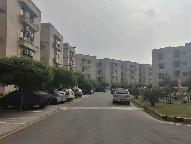 Get Your Hands On Flat In Lahore Best Area 1