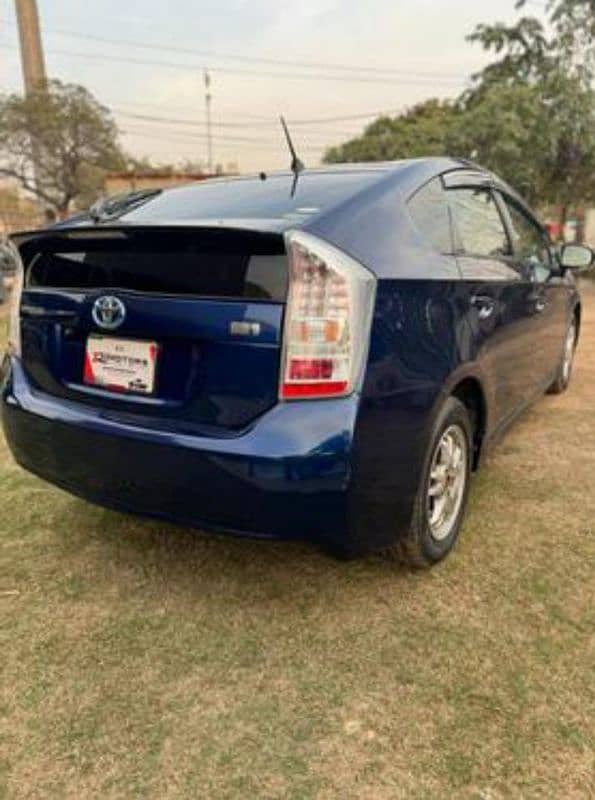 Toyota Prius 2011 5