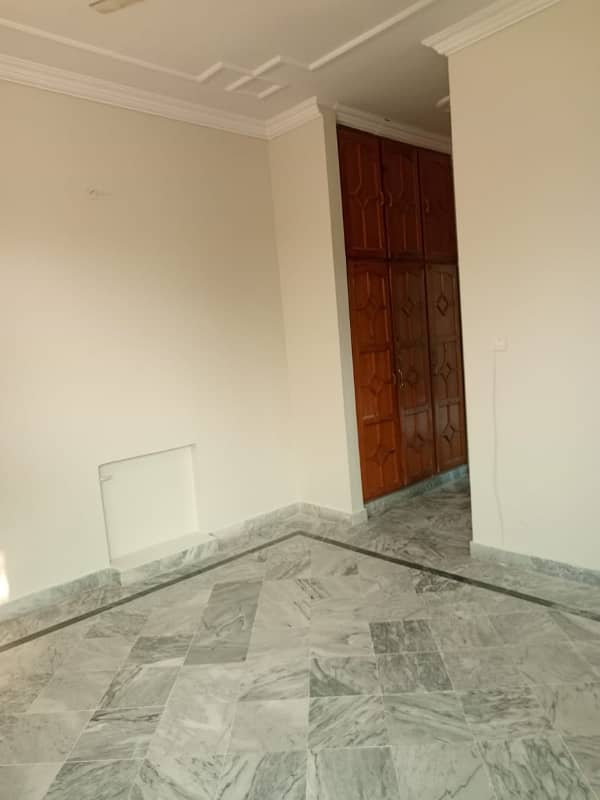 One kinaal upper portion for rent in G11 21