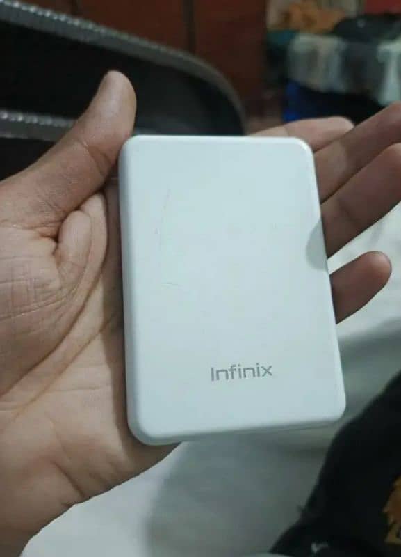 Power bank bilkul new hai use bhe nahi ki Infinix ki original hai 0