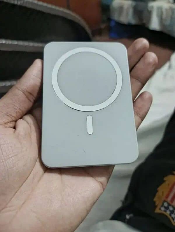 Power bank bilkul new hai use bhe nahi ki Infinix ki original hai 1