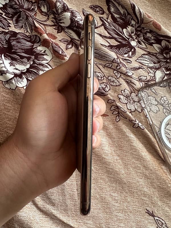 iphone xs max 256gb PTA Approved 5