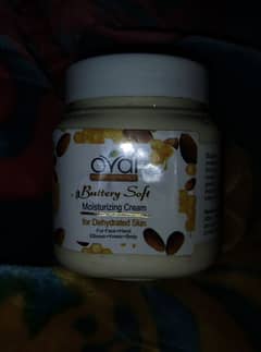 Oval Buttery Soft Moisturizing Cream