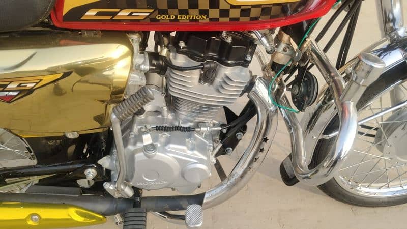 Cg125 speical edition Gold 4