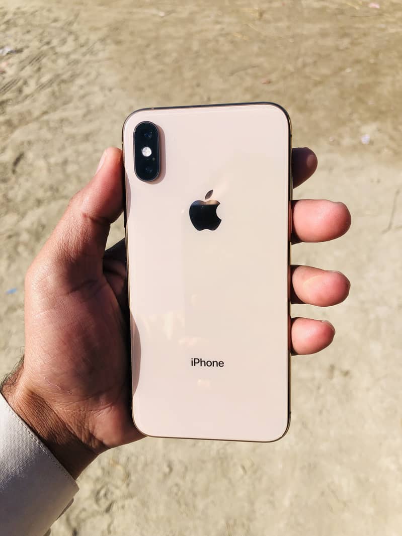 Apple iPhone XS 4