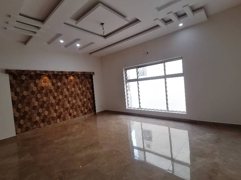 In Wapda Town Phase 2 House Sized 12.33 Marla For sale 10