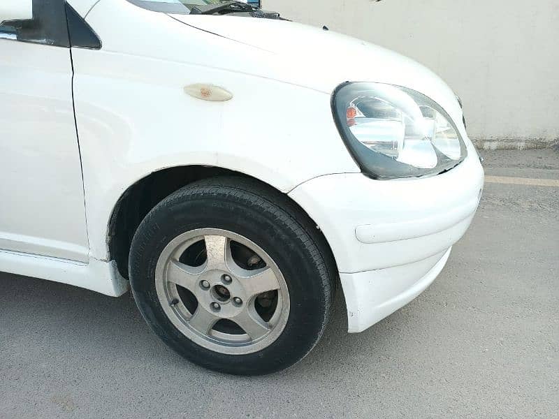 Toyota Vitz 1999 3