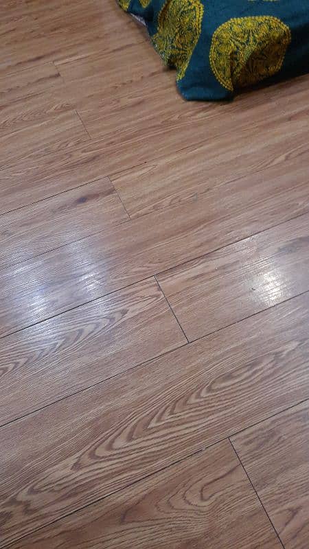 Vinyl Flooring,Wooden Flooring, Window Blinds. 6